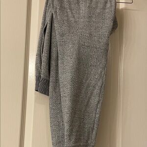Lululemon Men Textured Gray Joggers